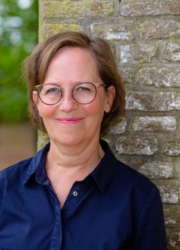 JAD_4870_180x250_acf_cropped_180x250_acf_cropped