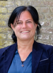 JAD_4876_180x250_acf_cropped